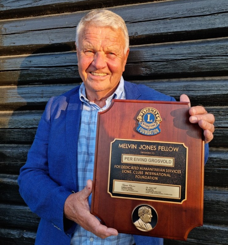 Artikkelbilde til artikkelen Utdeling av Melvin Jones.